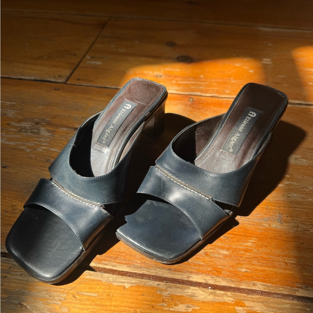 Vintage Navy Blue Kitten Heels Size 7.5